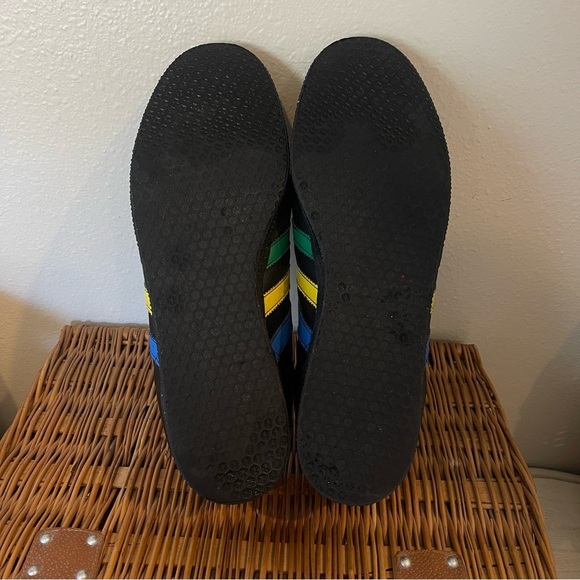 Rare Adidas Gazelle Men’s 11.5 Black Leather Tricolor Style G97299 - Picture 8 of 9